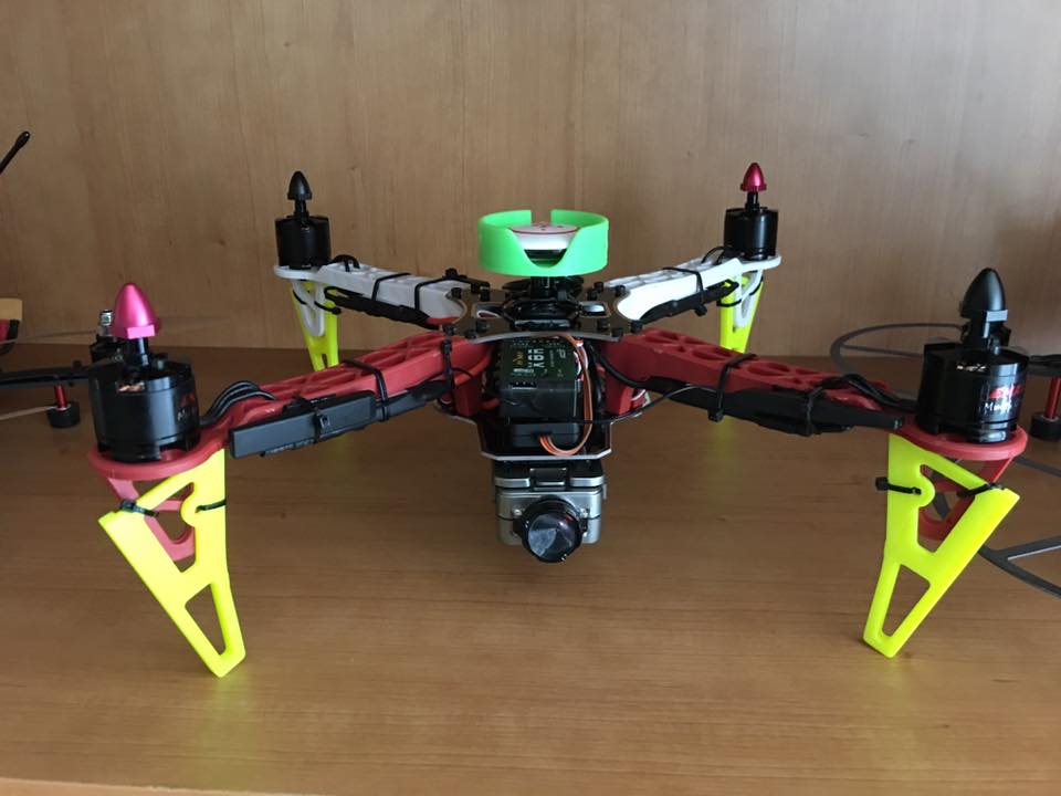 DJI F330 con modificaciones en 3D