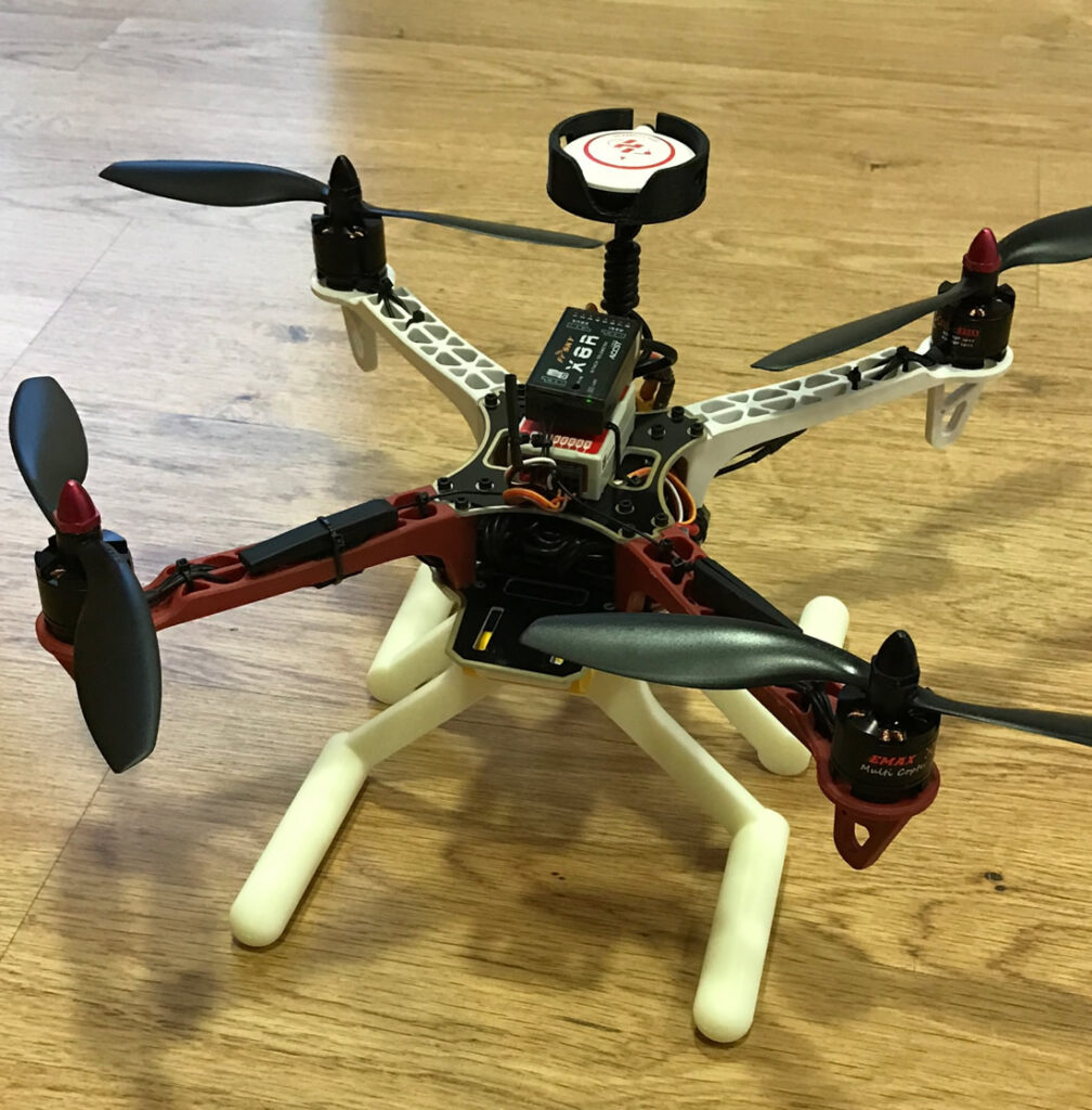 DJI F330 personalizado: controladora Naza-M Lite pasada a V2 y GPS M8N